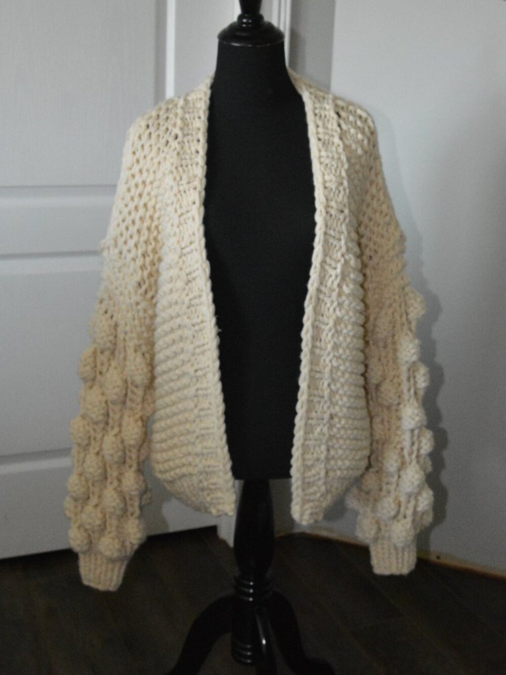 Goodnight Macaroon Chunky Knit Cardigan Women's without size tag Cream Maybe S-M